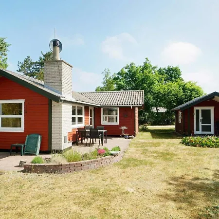 5 Person In Store Fuglede-by Traum * Store Fuglede